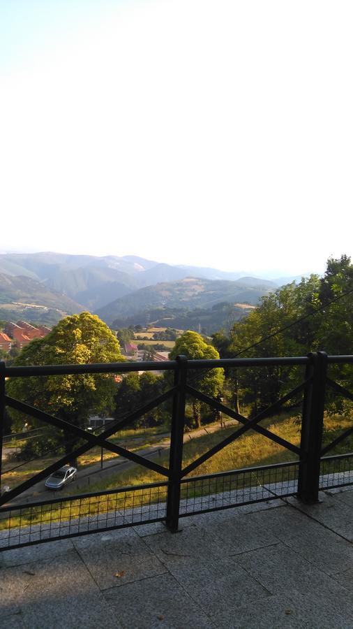 Apartamentos La Panerona Centro Tineo Zewnętrze zdjęcie